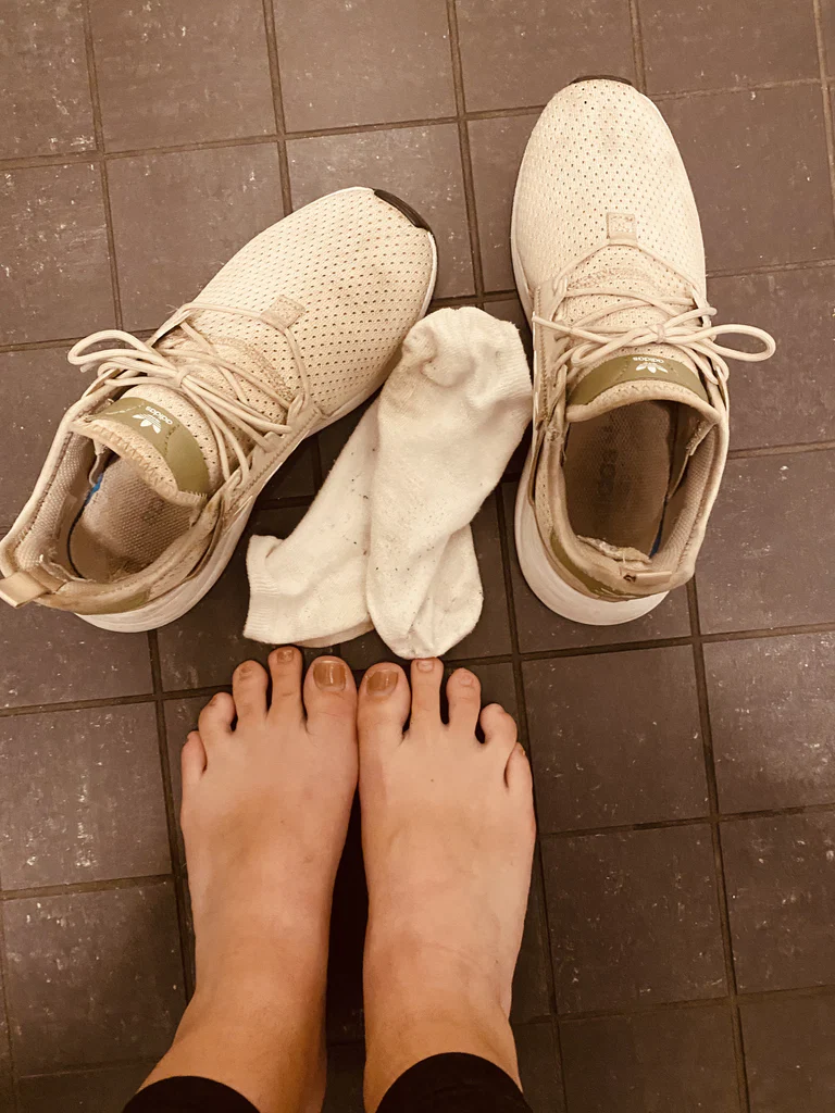 feetsjust4u's avatar
