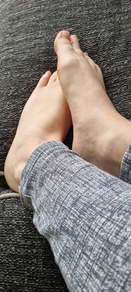 LILRACHFEET's avatar