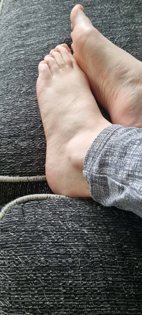 LILRACHFEET profile banner
