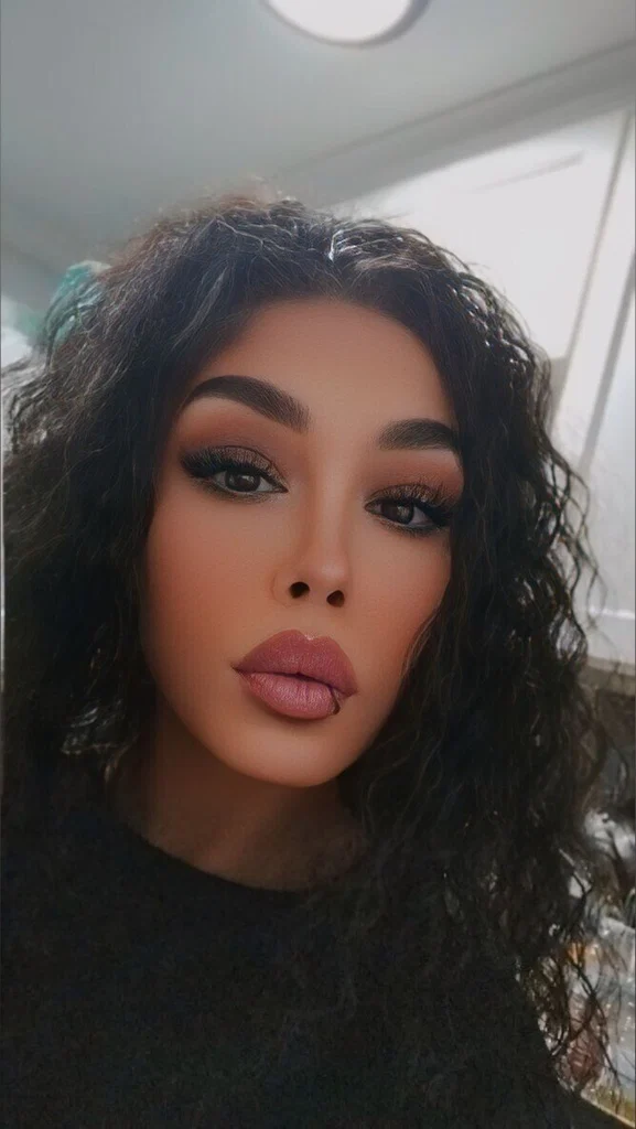 𝐂𝐡𝐞𝐞𝐧𝐚𝐃𝐨𝐥𝐥's avatar