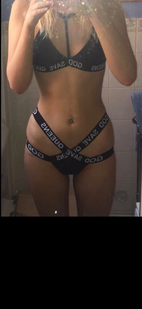 Elizabeth Rose's avatar