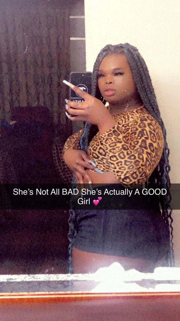 Leah Symone's avatar