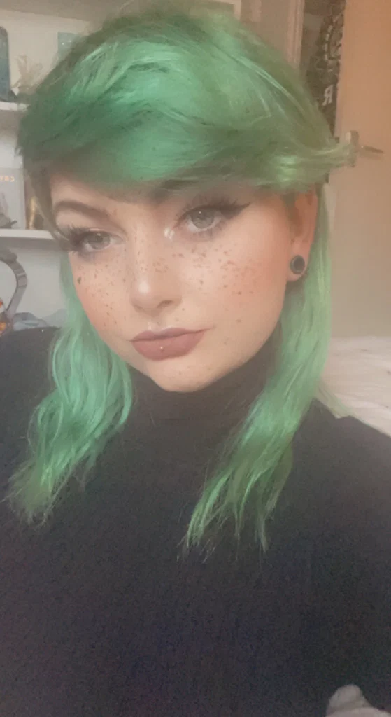 Holly's avatar