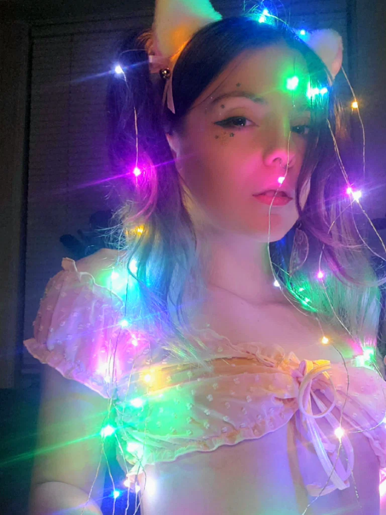 Shelby Claire's avatar