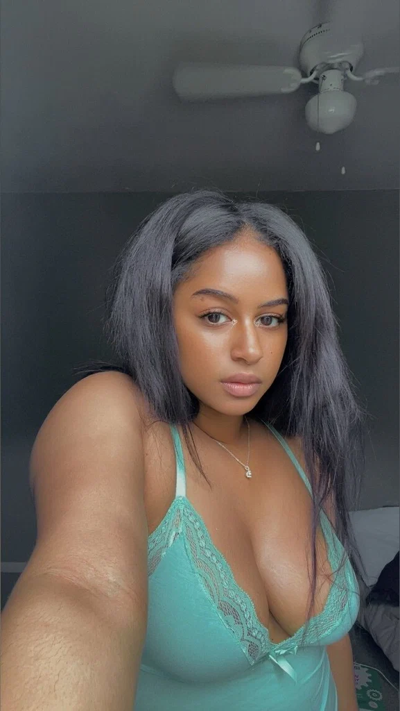 Niecey Gee