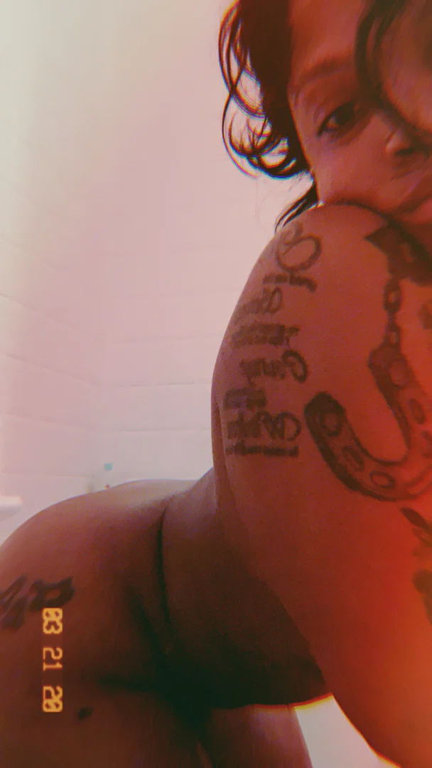 Sagging profile banner