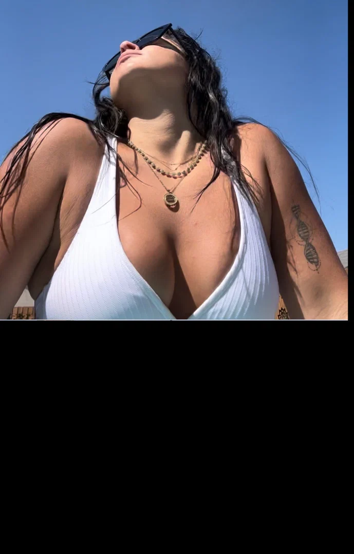 Val profile banner