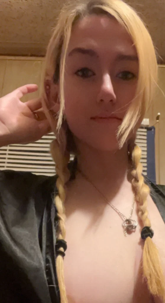 Chelsea Lyn's avatar