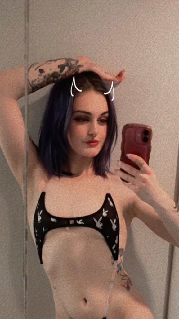 💘Vivian La Fey💘's avatar