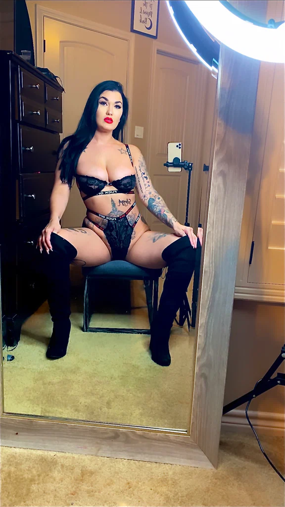 Hot Dame Jane's avatar