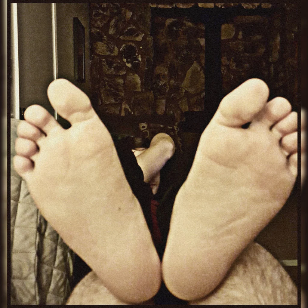 My Hubbys Hot Nerdy Feet's avatar