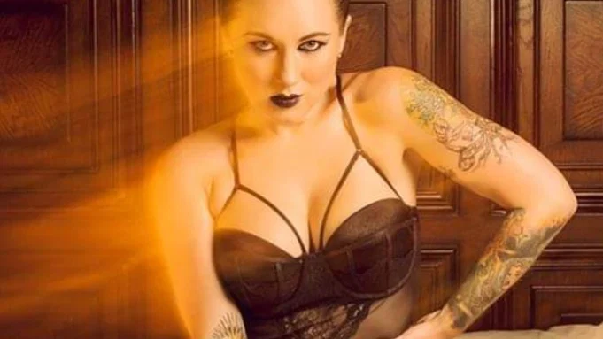 Lily DeVille profile banner