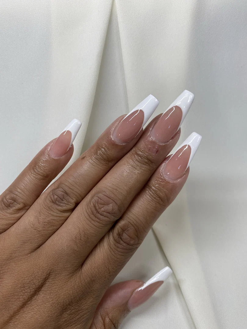 Ebony Dee nails profile banner