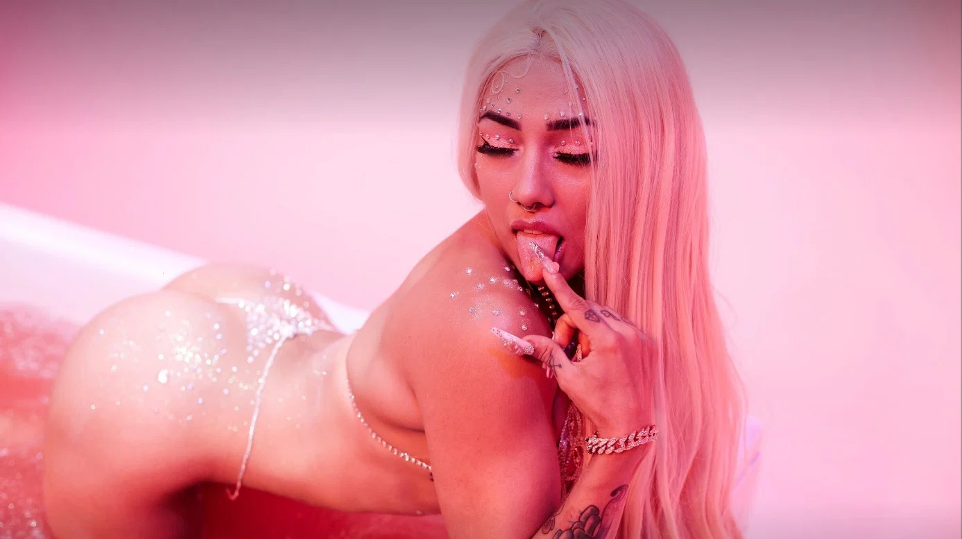 AmandaRossePink profile banner