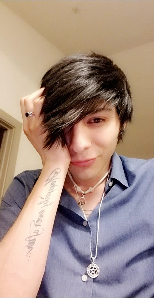 Phoenix cross's avatar