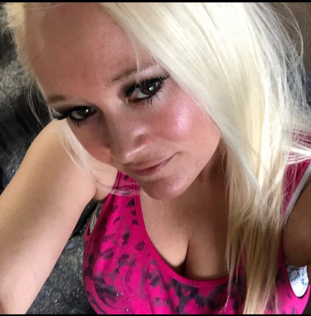 Jasmine Holly's avatar