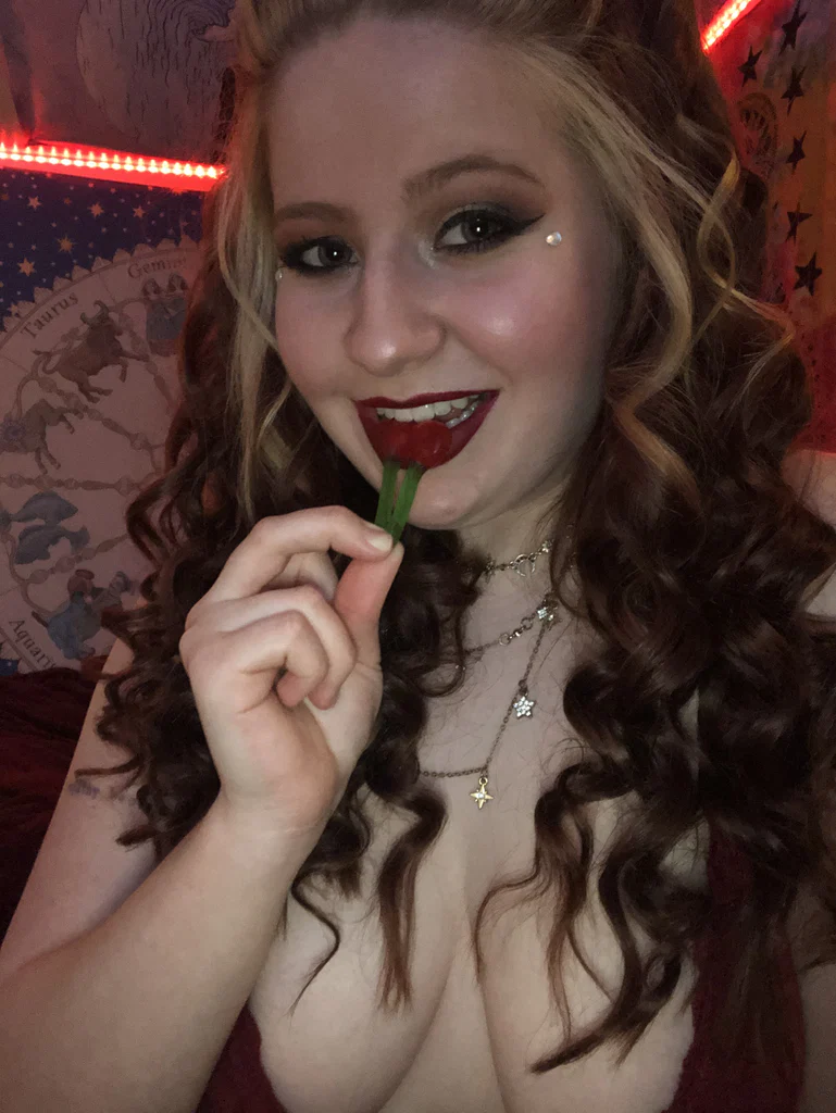 CherryBombB!tch's avatar