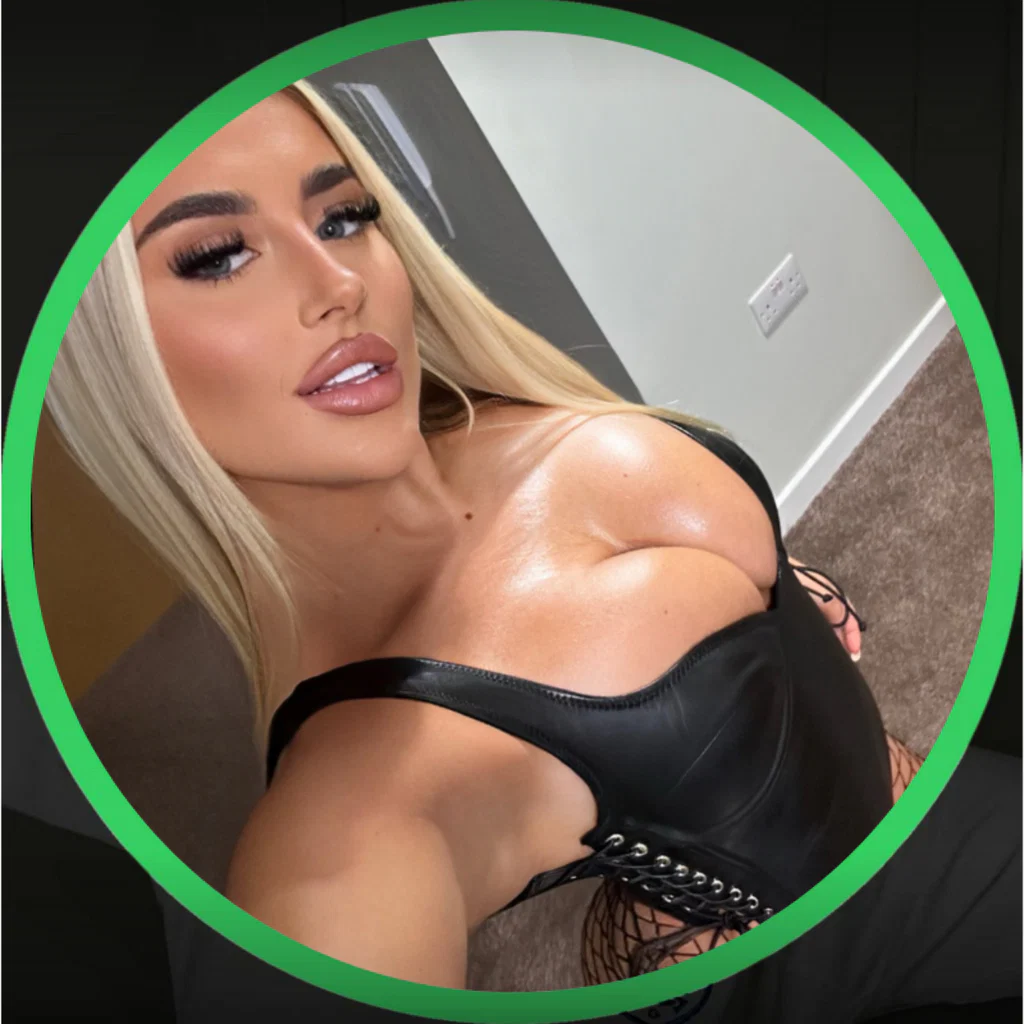Lola🥰's avatar