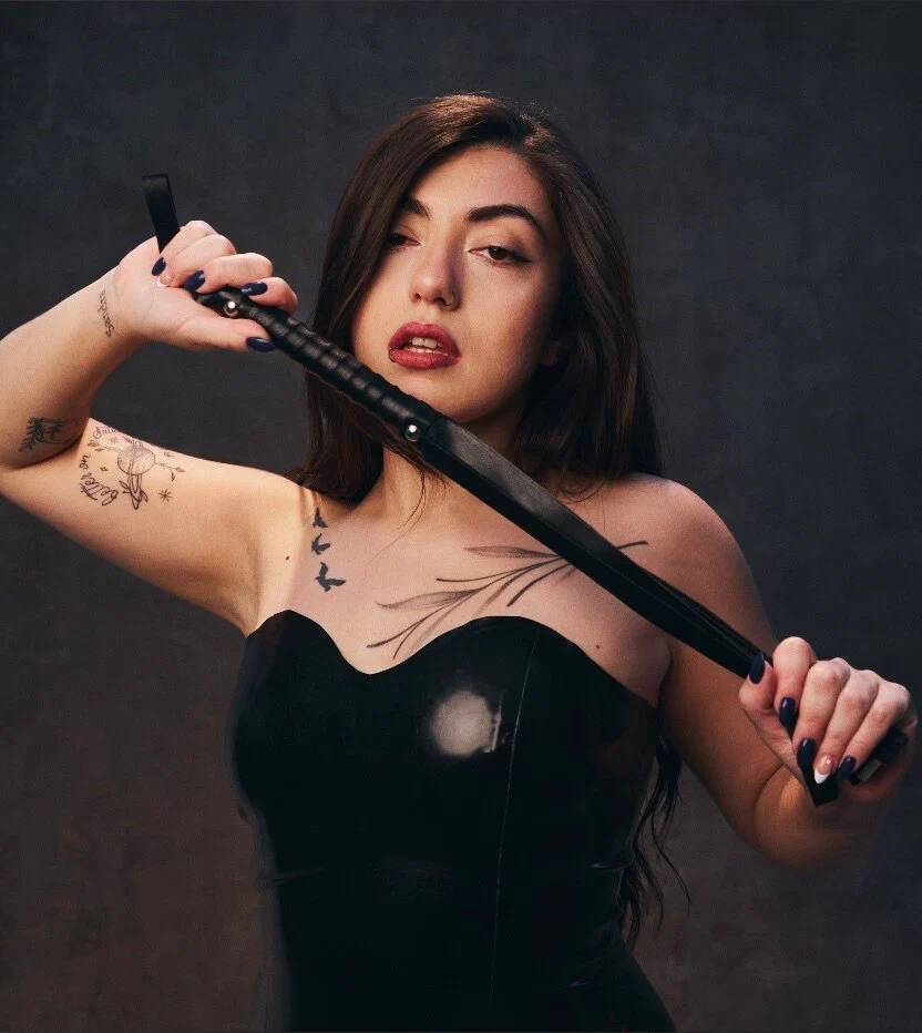 ENCHANTRESS DANA | FEMDOM