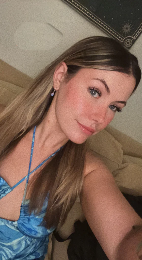 Bella Blue's avatar