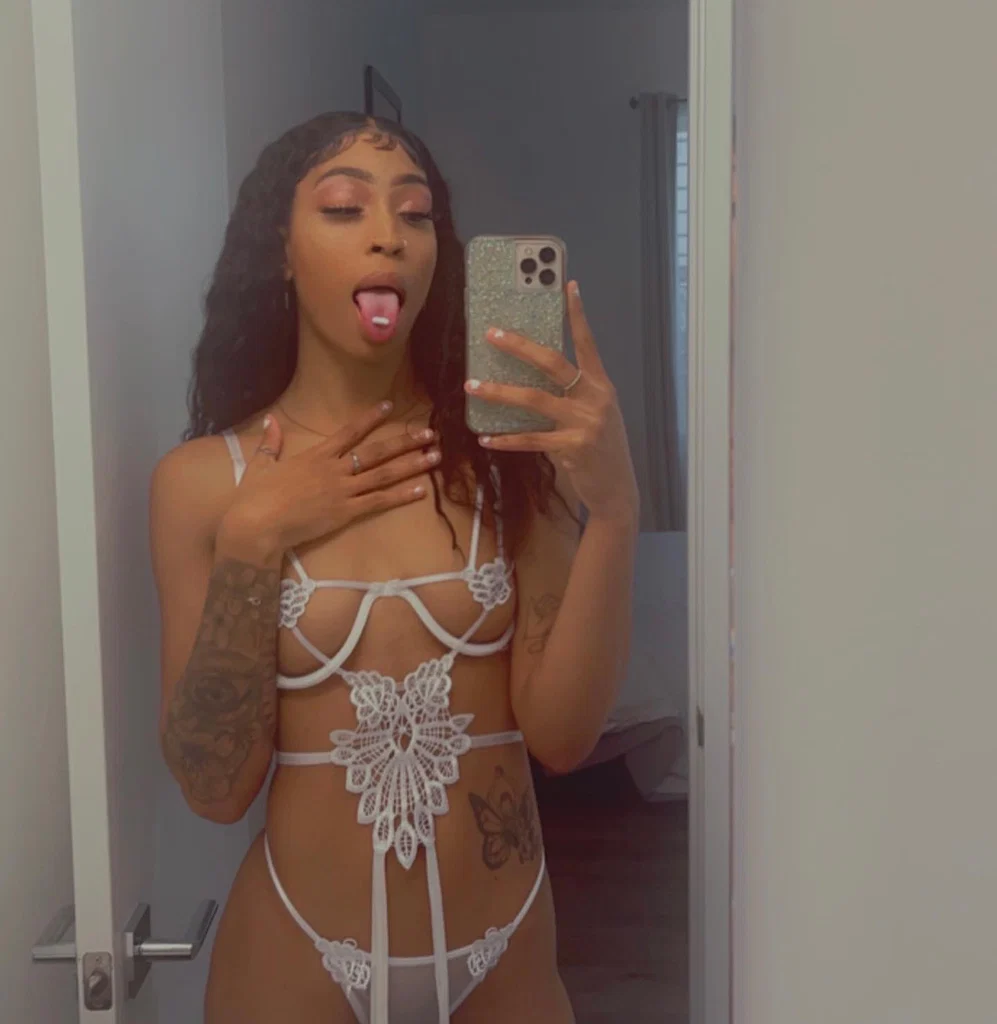 YourrFavGirl's avatar