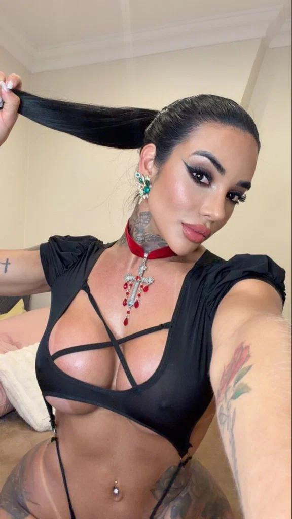 Caroline Martins's avatar