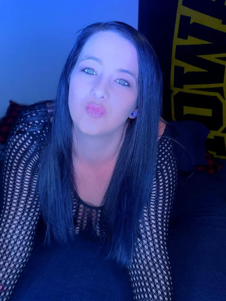 Ashlynn C's avatar