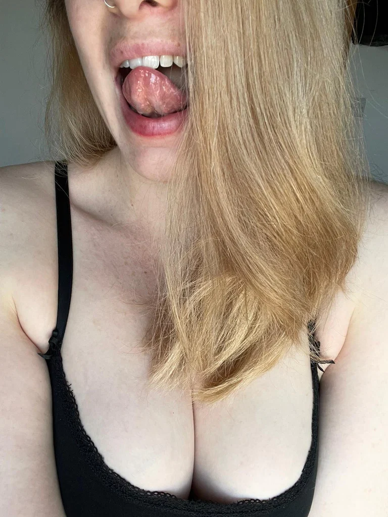 Lacey Freckles 👑