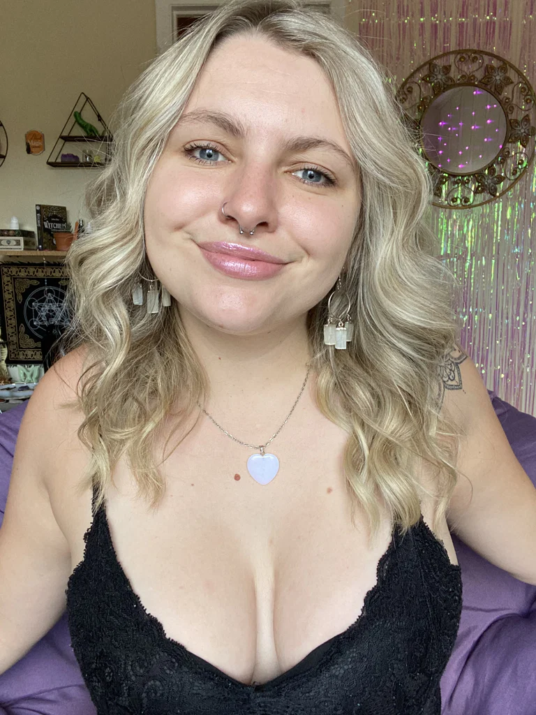 Goddess Rae's avatar