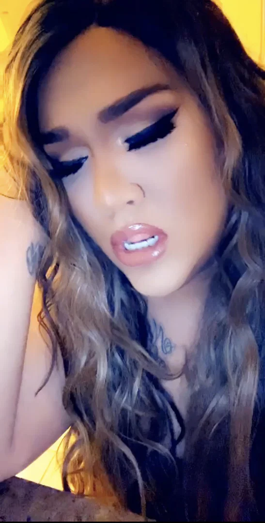 Nikki Avalon profile banner