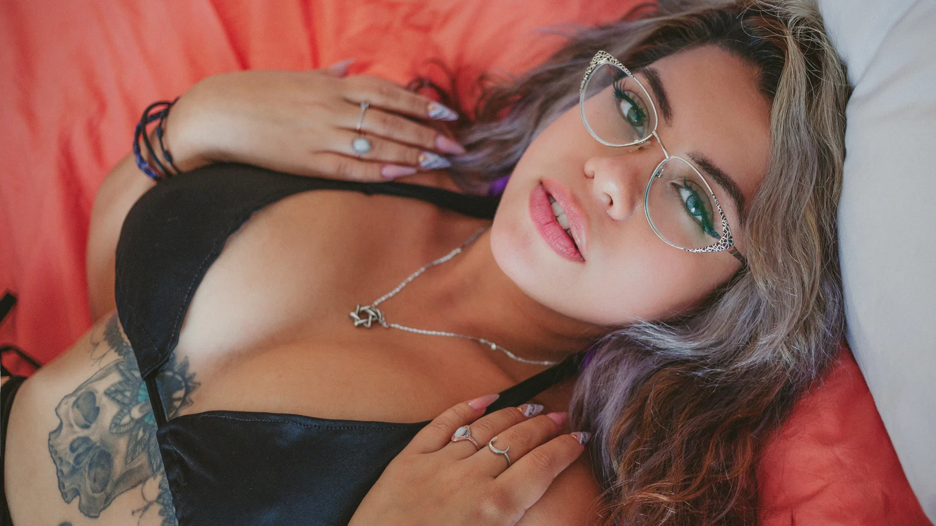 Nannis profile banner
