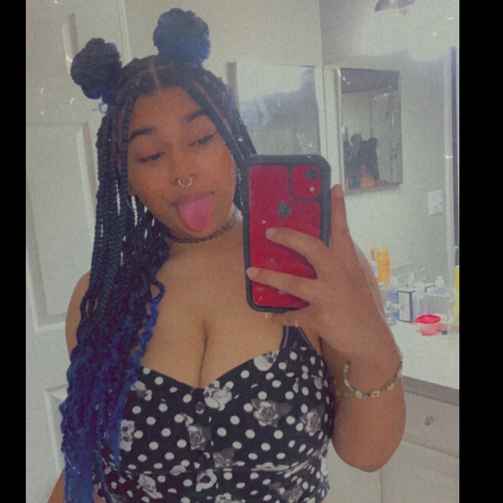 Candii 😘😜's avatar