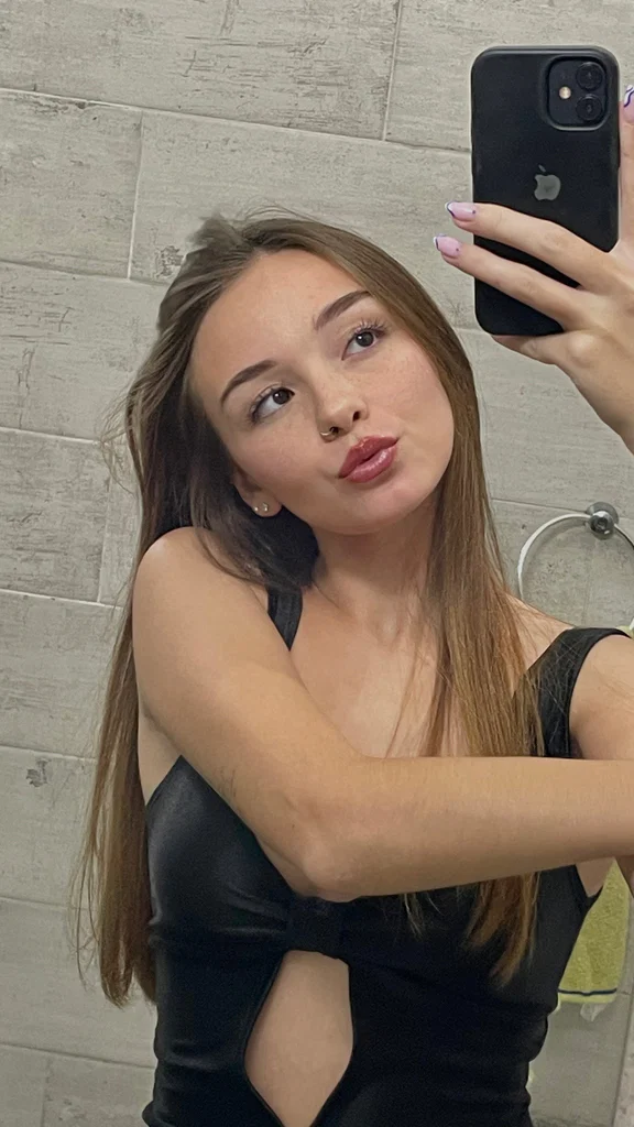 Alexis Gold's avatar