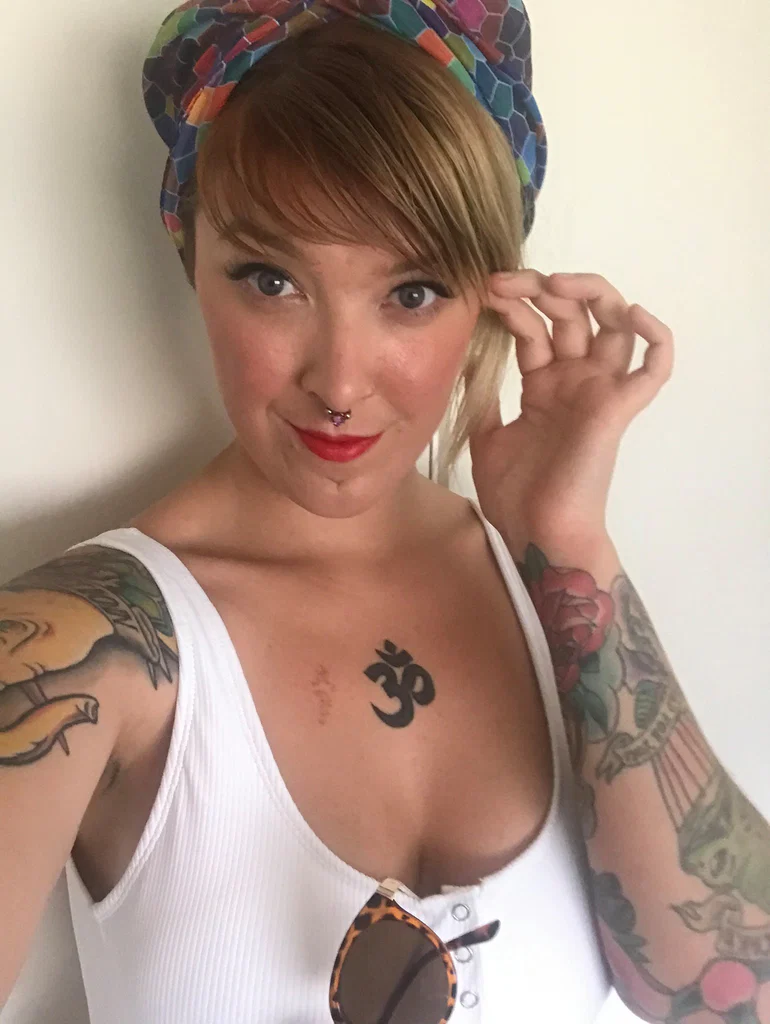 Lena Loving's avatar