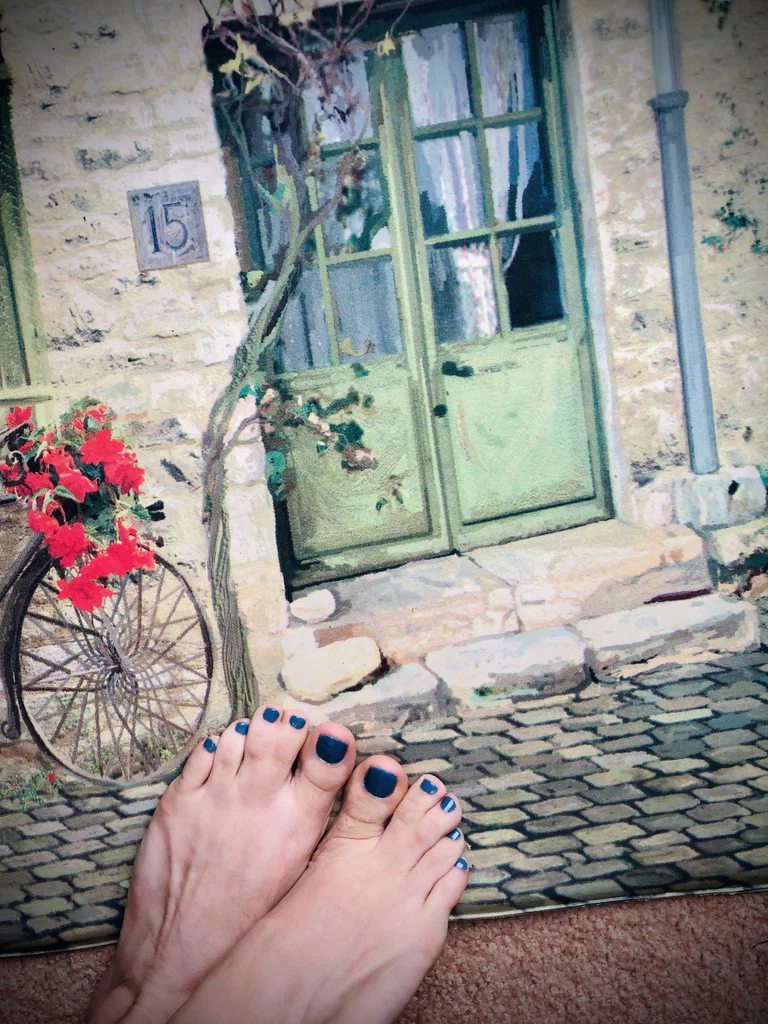 Heart Toes's avatar