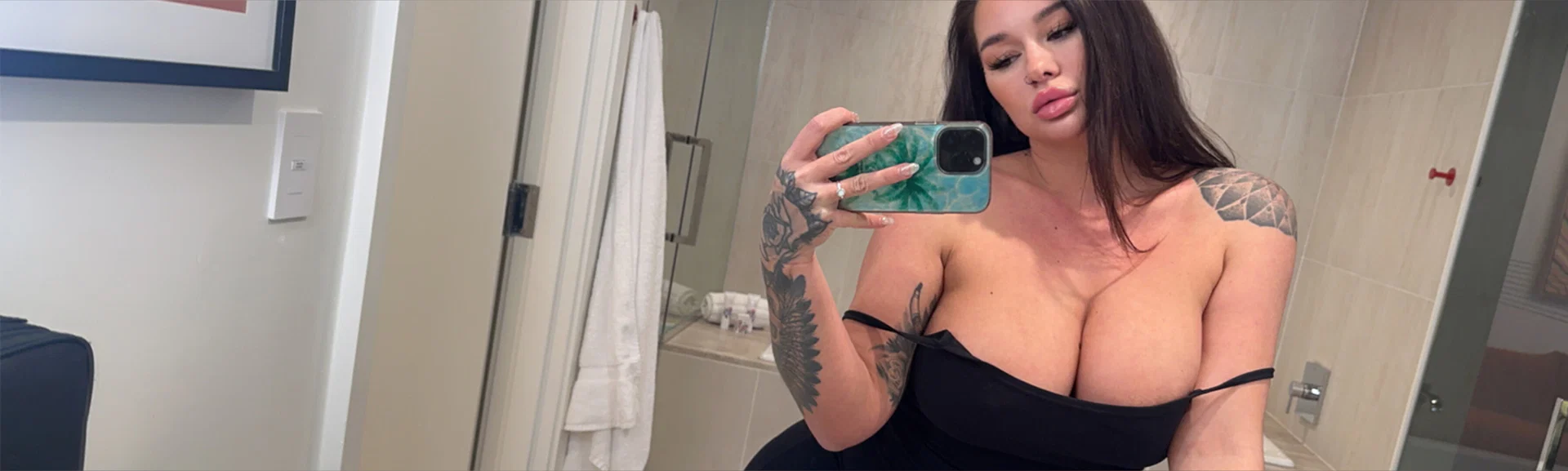 Mica Martinez profile banner