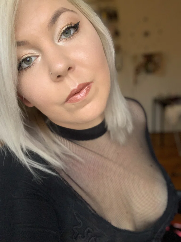 Vivien's avatar