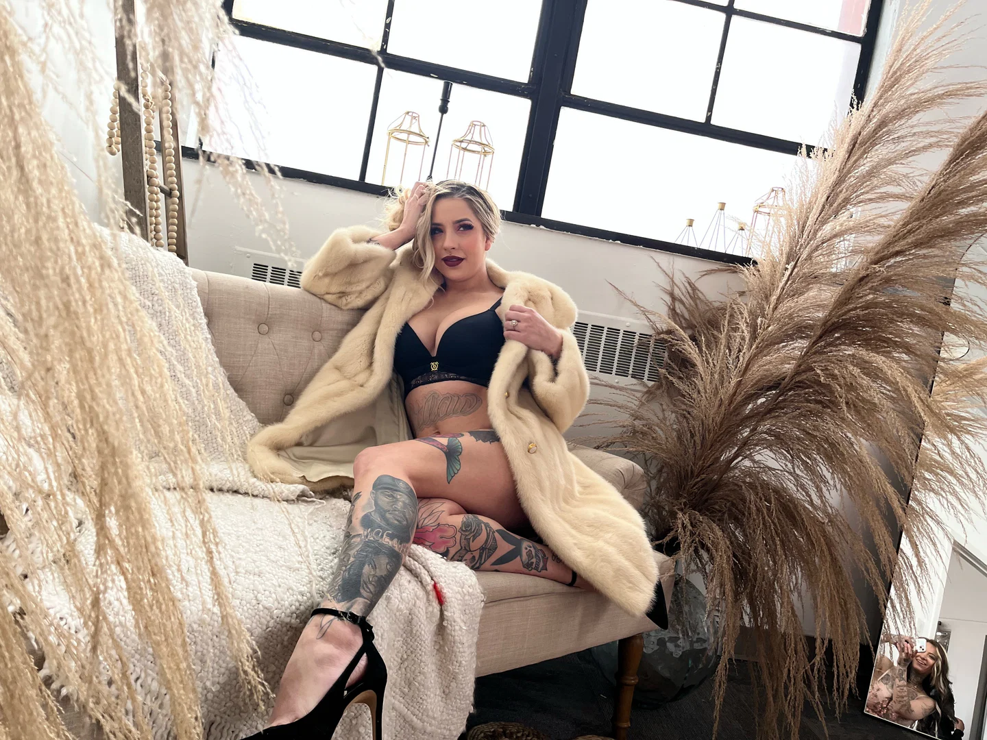 Dezzieroe profile banner