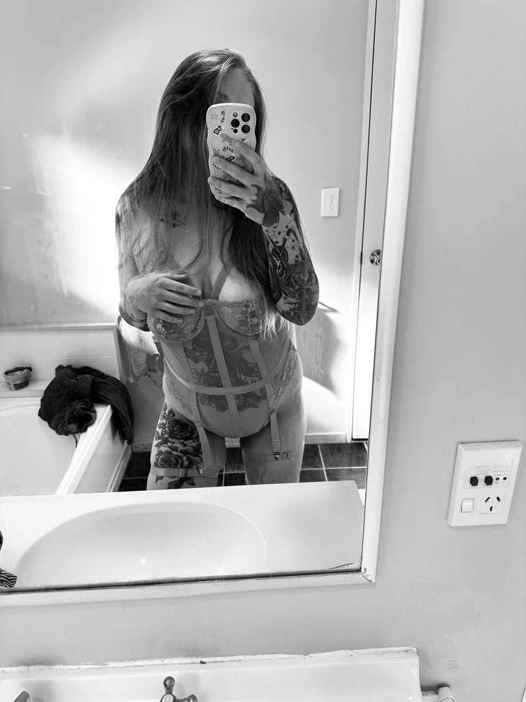 Your favourite inked up Mami 😘😉❤️