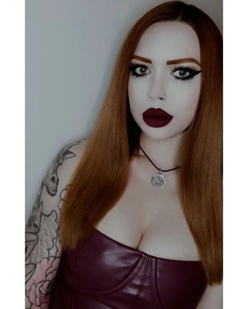Spooky girl 👻's avatar