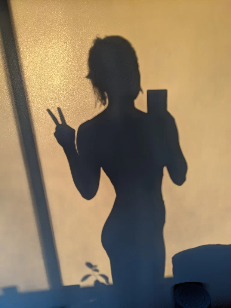 Lucy $tone's avatar