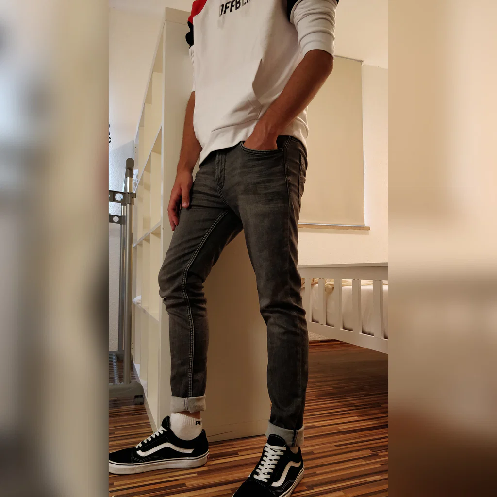 Sneakersocksboy's avatar