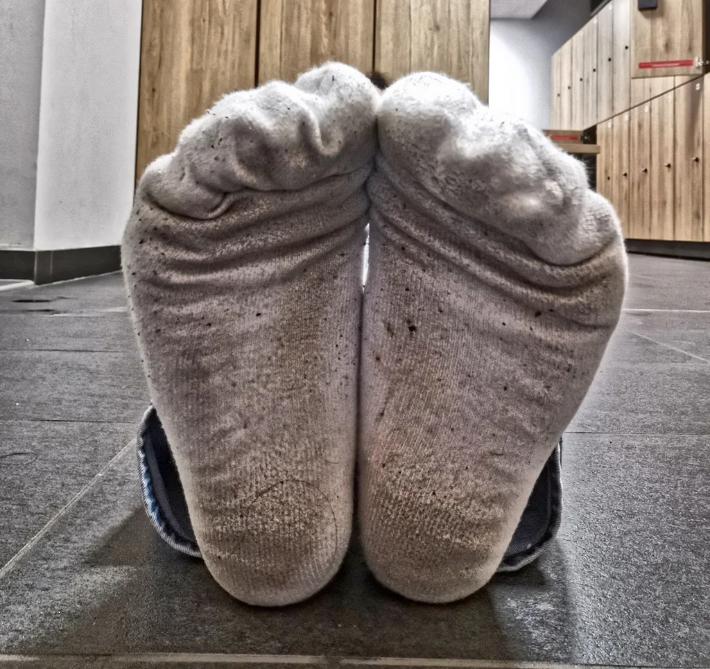 Dirty Devil Feets