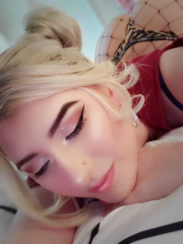 Ashley 🌻's avatar