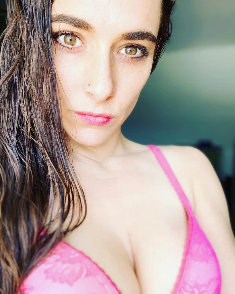 Leah Jo
