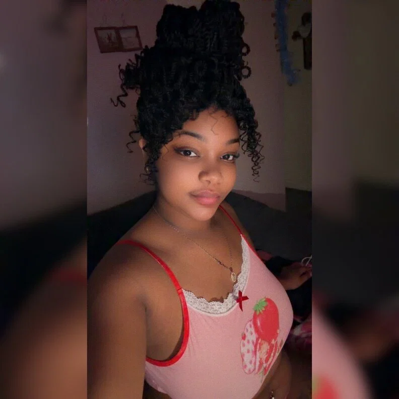 T 🫦's avatar