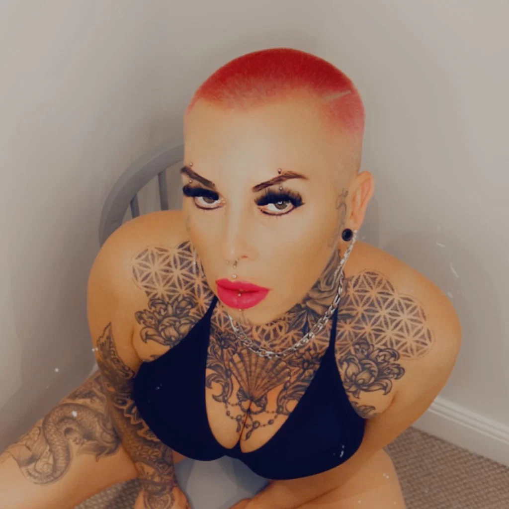Mistress Naomi's avatar
