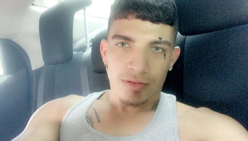 Aaron Gucci 🧁's avatar