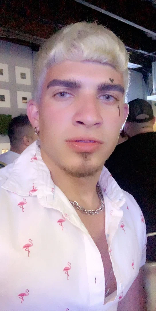 Aaron Gucci 🧁 profile banner
