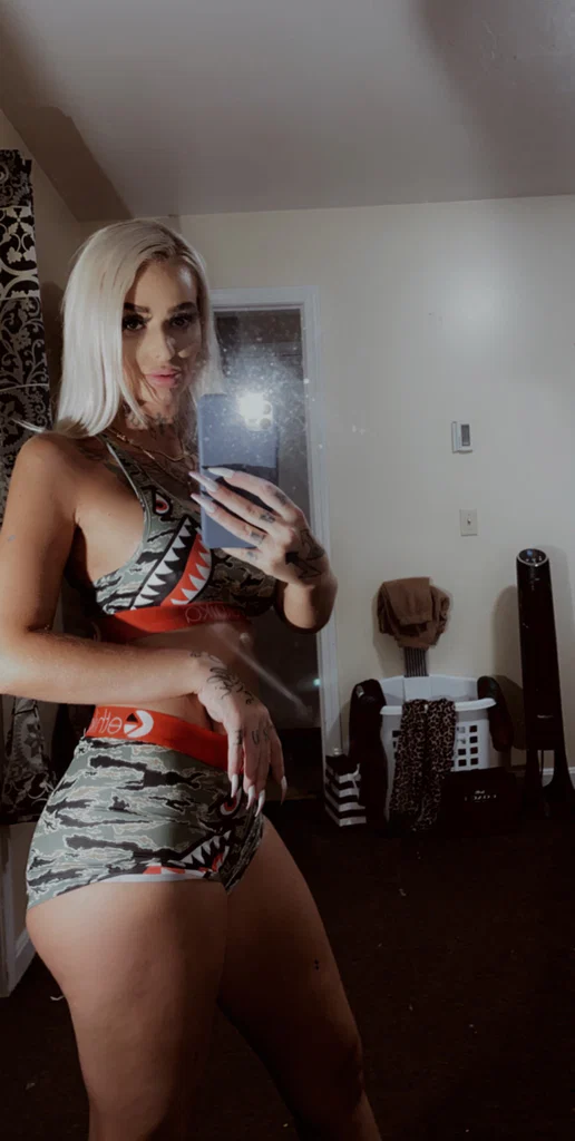 Queen482's avatar